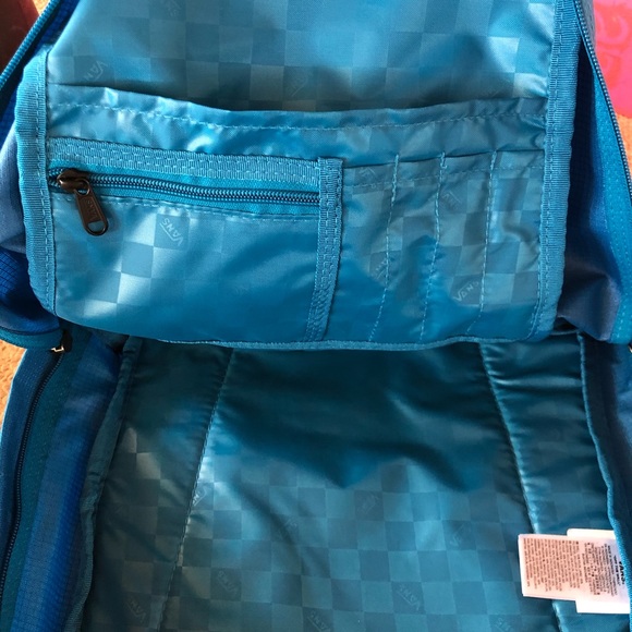 🎉‼️FLASH PARTY SALE‼️🎉HP 3/19🎉NWT Unisex Vans utility backpack. - Picture 9 of 14